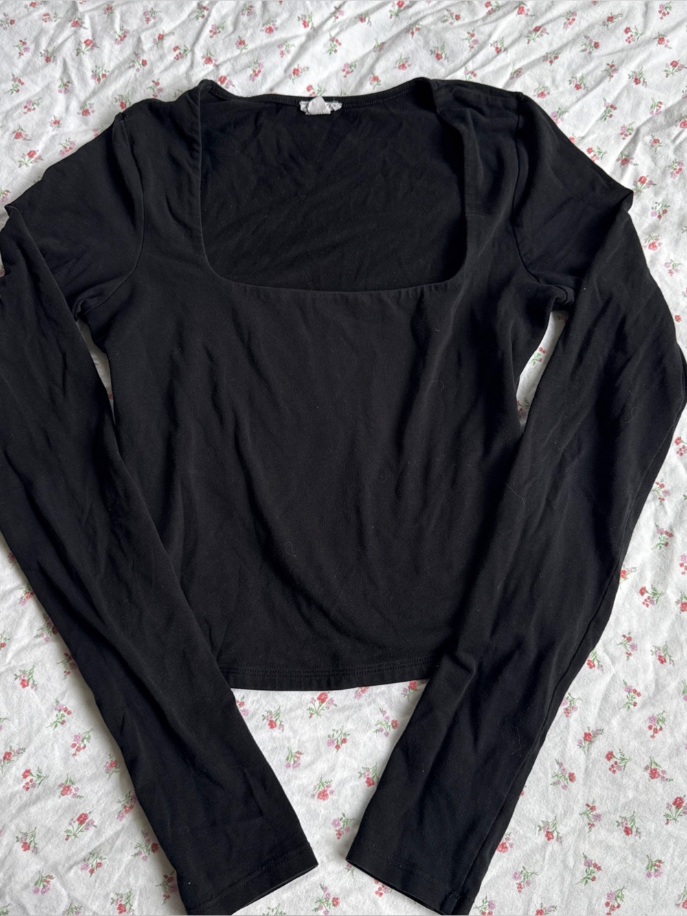 black square neck long sleeve